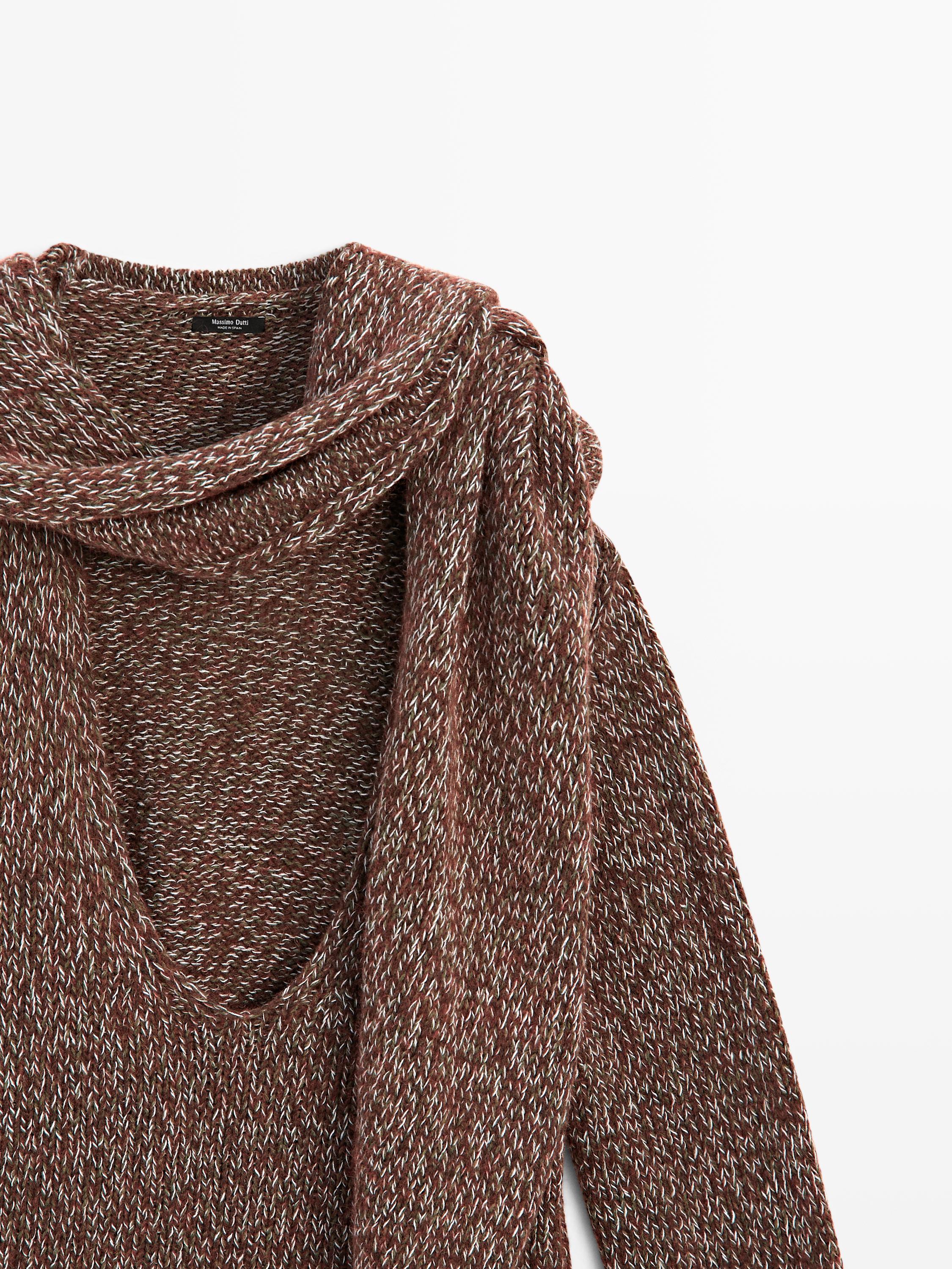 V-neck knit sweater with scarf - STUDIO